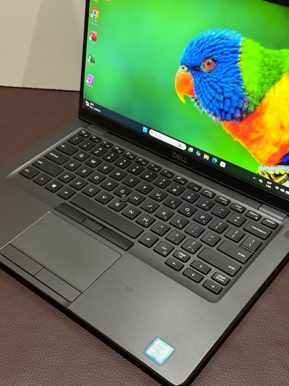 Notebook Dell i7 8th Generación, Teclado Retroiluminado, 8 de RAM y 256 SSD M.2 SemiNuevo