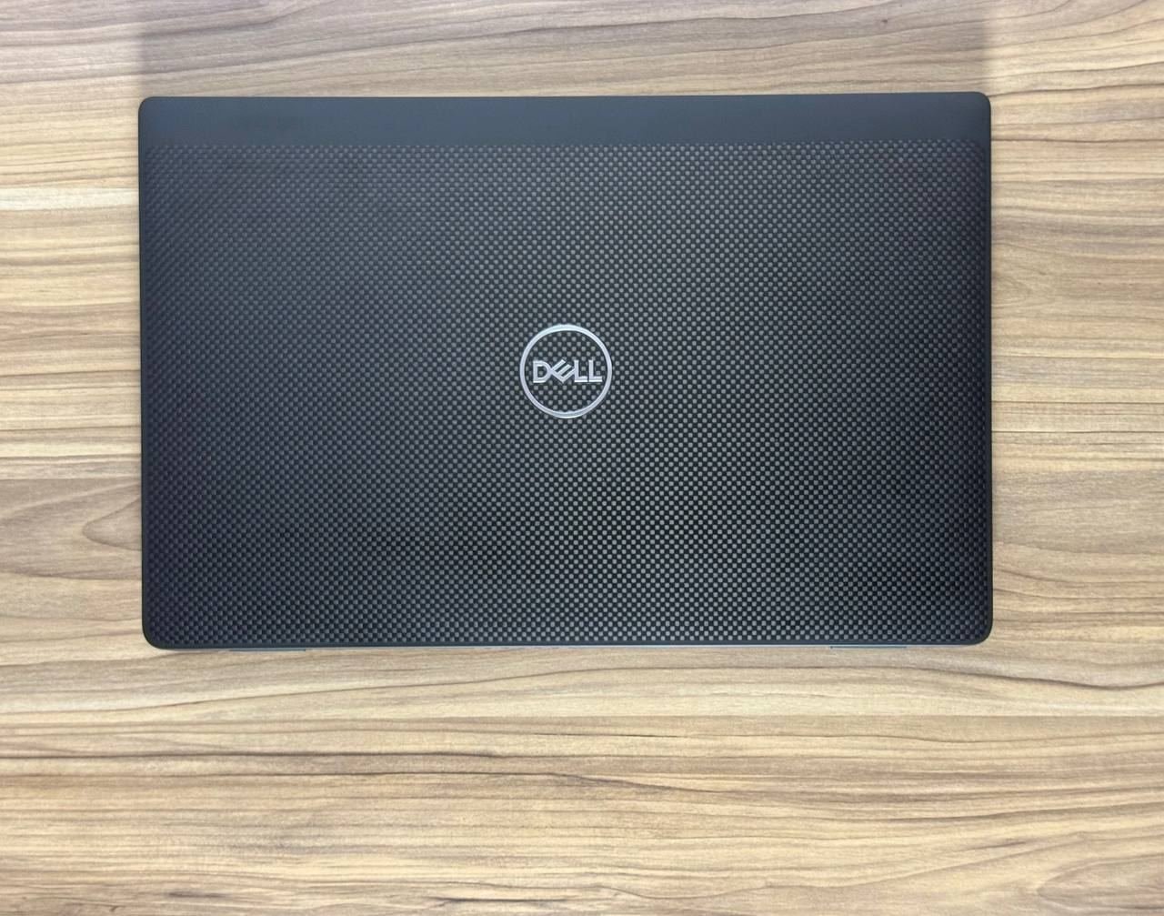 Notebook Dell i5 EVO 11th Generación, Reconocimiento Facial, Teclado Retroiluminado, Pantalla Táctil, 16 de RAM y 256 NVMe M.2 SSD SemiNuevo